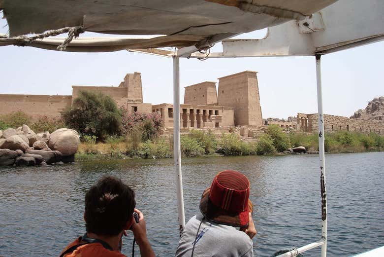 Cruise past Ancient Egyptian temples